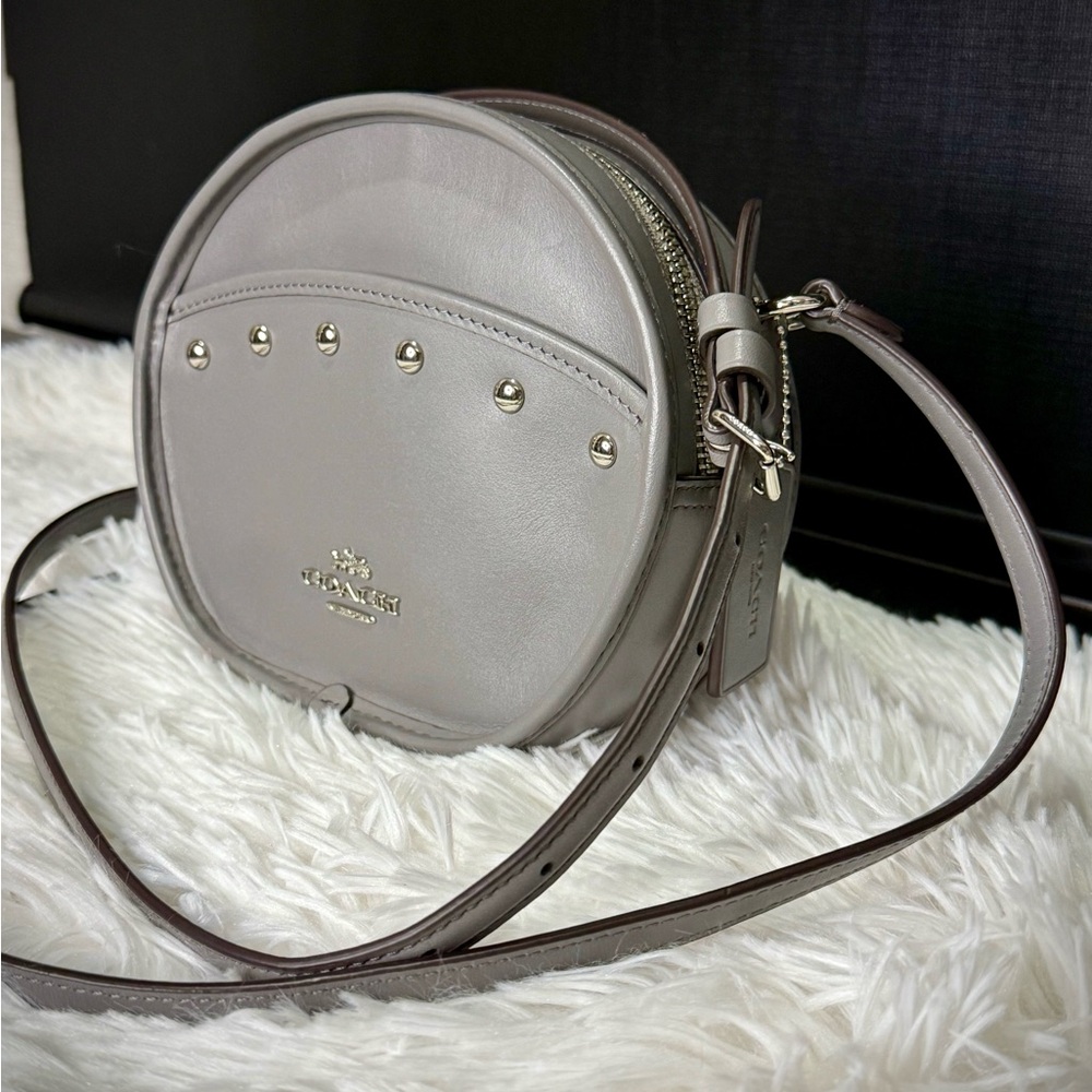 Coach Grey Canteen with Rivets, F39752